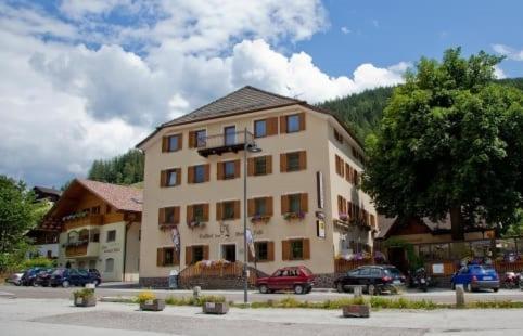Gasthof Zum Weissen Roessl Sarentino Екстериор снимка
